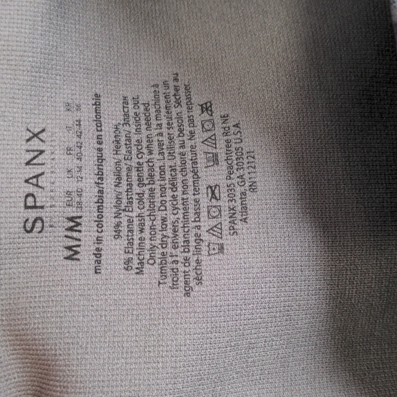 SPANX Women's Gray Camo Size Medium Look At Me Now Seamless Cropped Leggings EUC - Picture 8 of 8